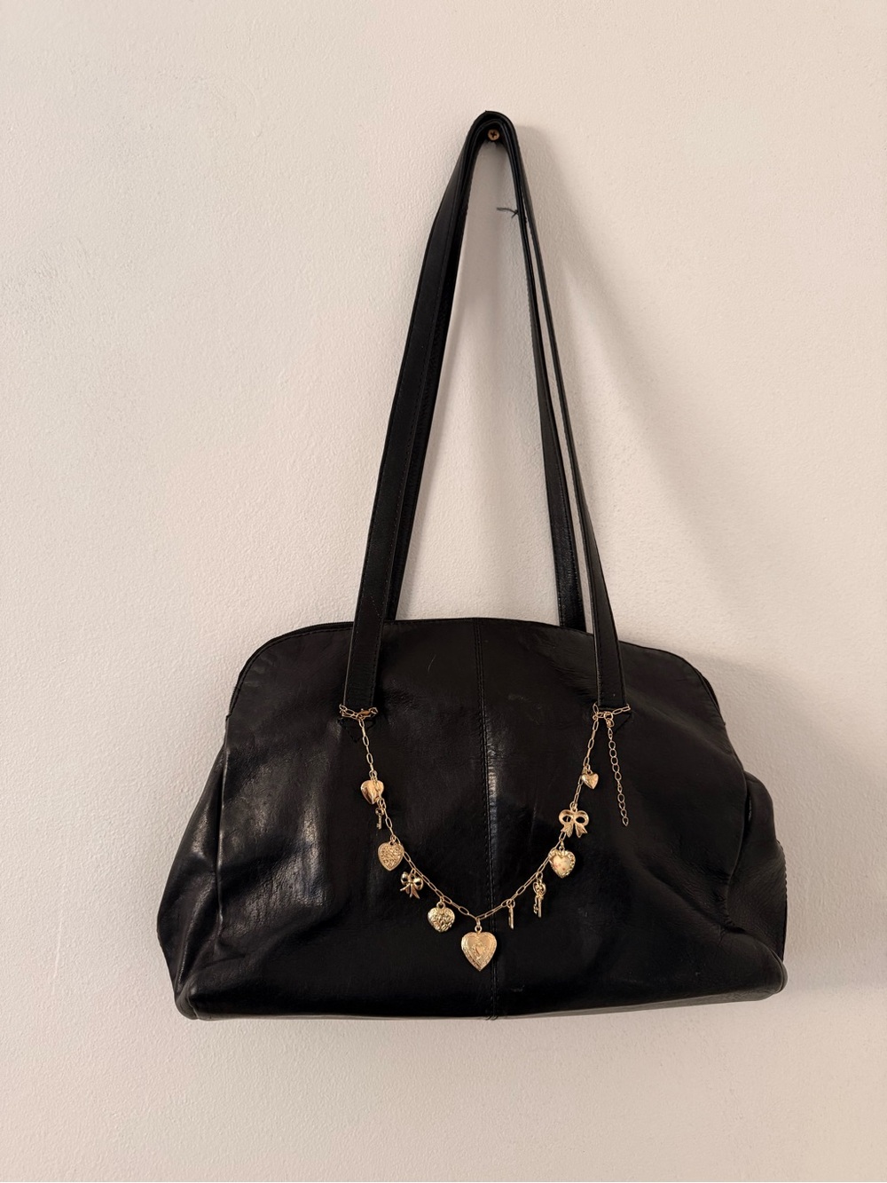 Wilsons Leather Black Leather Shoulder Bag